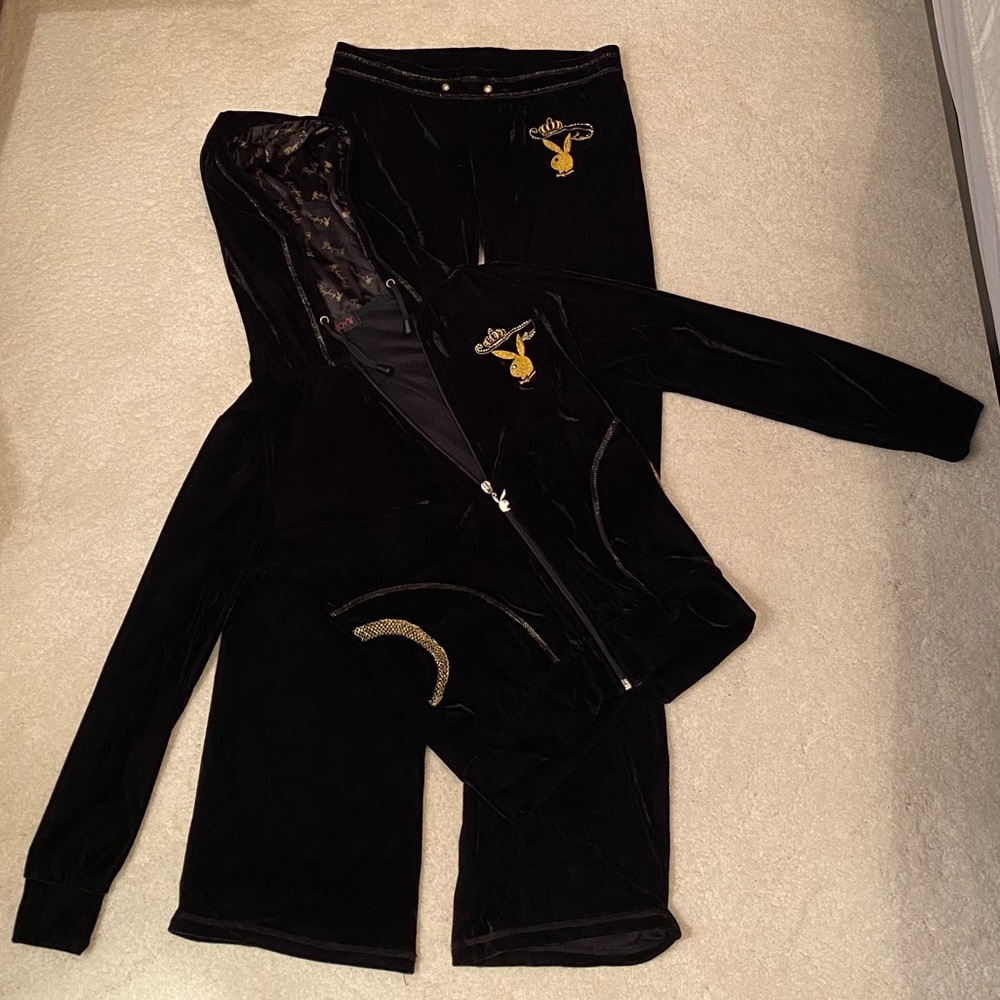 Vintage Black PlayBoy Velour Tracksuit🖤🐰💛